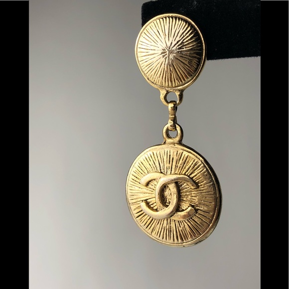 RARE Vintage 90s CHANEL CC LOGO Earrings SIGNED - Picture 6 of 8